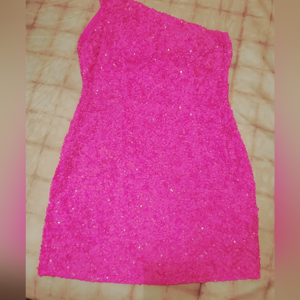 BARBIE PINK  Sequence dress size 16